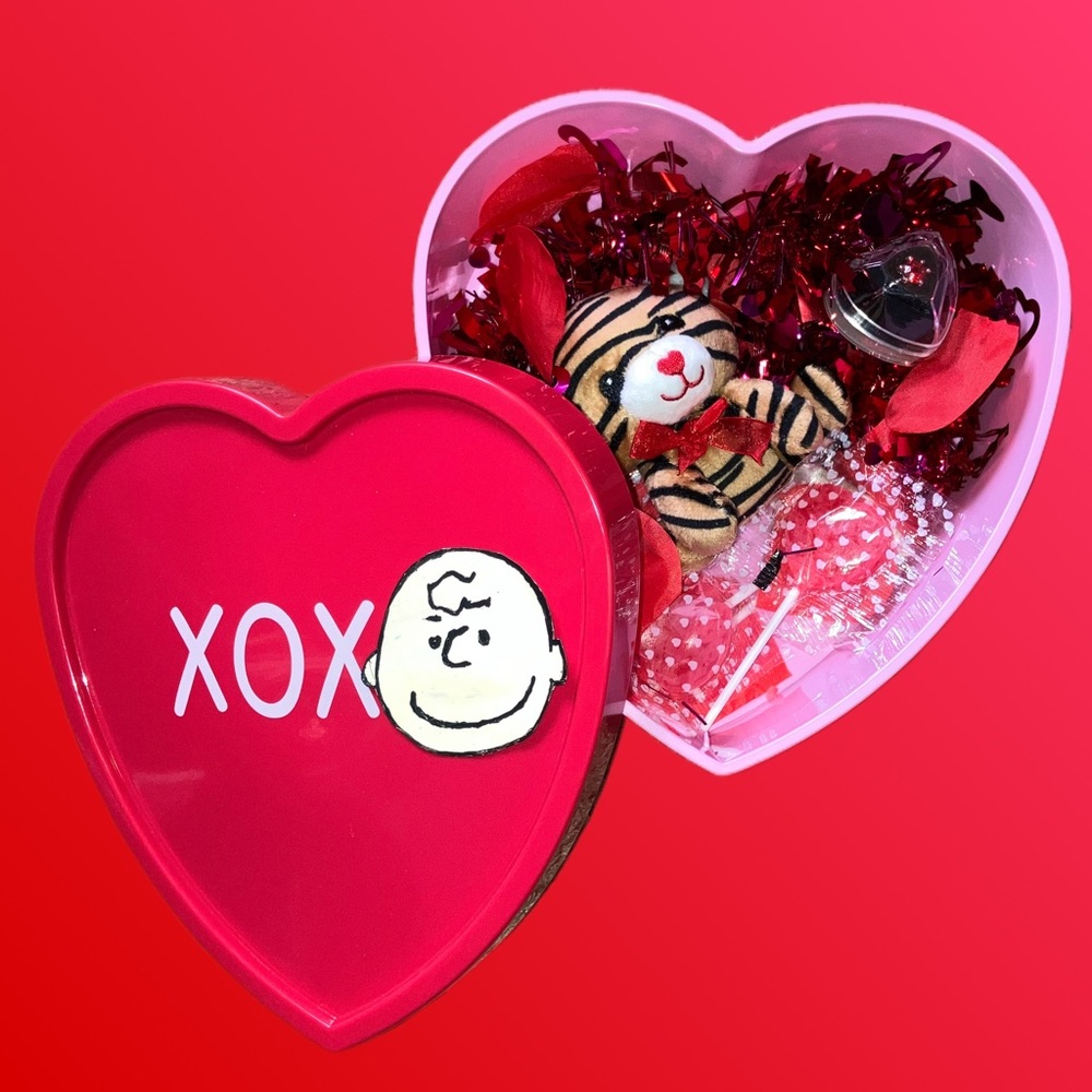 Charlie Brown Valentines Box With Promise Ring